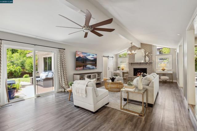 5104 Alhambra Valley Rd, Martinez CA: https://media.crmls.org/mediaz/e6058cf9-b7c4-4eaf-9e44-61e421ade2a8.jpg