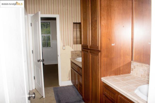 1083 Steeple Blvd, Brentwood CA: https://media.crmls.org/mediaz/e6059f17-4b9b-481e-af18-66feac9bea65.jpg