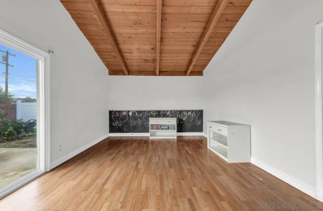 2801 Whitney Street, San Diego CA: https://media.crmls.org/mediaz/e6097618-70c6-4e44-a171-e7e5db3bc2c1.jpg