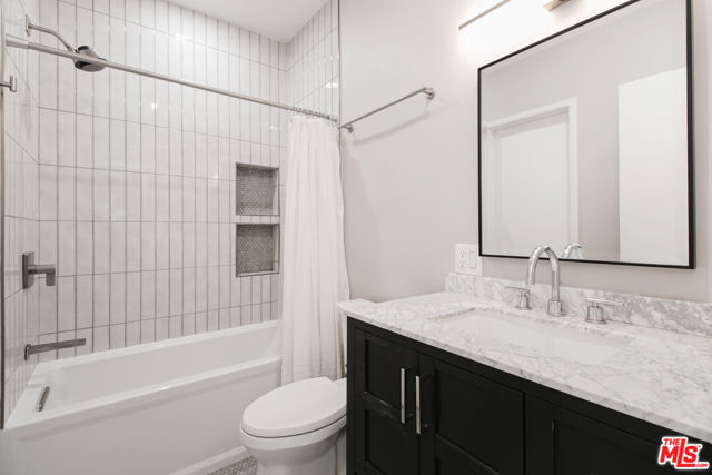 1233 N Laurel Avenue, West Hollywood CA: https://media.crmls.org/mediaz/e609f9ba-c9f8-4cb6-ad1f-d3ed1b065480.jpg