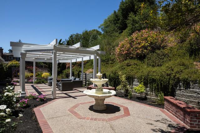 348 Costello Drive, Los Altos CA: https://media.crmls.org/mediaz/e60a27c0-6ec2-4c8b-afcd-11eb822201a1.jpg