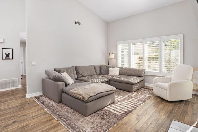 Detail Gallery Image 10 of 43 For 1756 Still Water Glen, Escondido,  CA 92026 - 2 Beds | 2 Baths