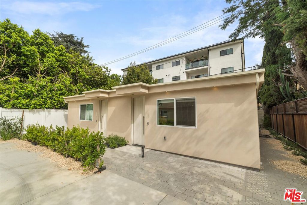 1/2 Blix Street