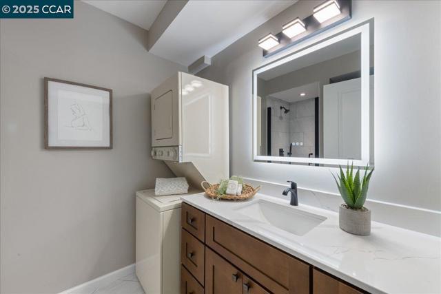 2749 Pine Knoll Dr., Walnut Creek CA: https://media.crmls.org/mediaz/e60aa7f9-3c48-482d-8e71-4763d7696561.jpg