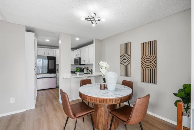 Detail Gallery Image 8 of 21 For 231 Riverview Way, Oceanside,  CA 92057 - 3 Beds | 2 Baths