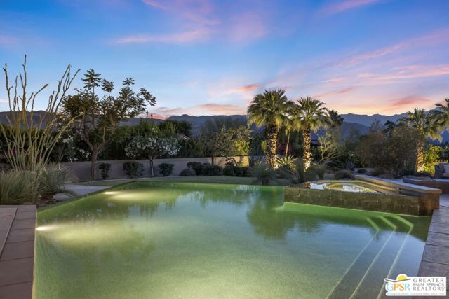 4 Paradise Cove Court, Rancho Mirage CA: https://media.crmls.org/mediaz/e60b2215-34cb-48a2-a334-6aa691c97c37.jpg