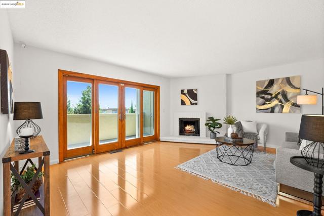 300 Locust Dr, Vallejo CA: https://media.crmls.org/mediaz/e60b4618-ad05-491d-baae-e1f34326df94.jpg