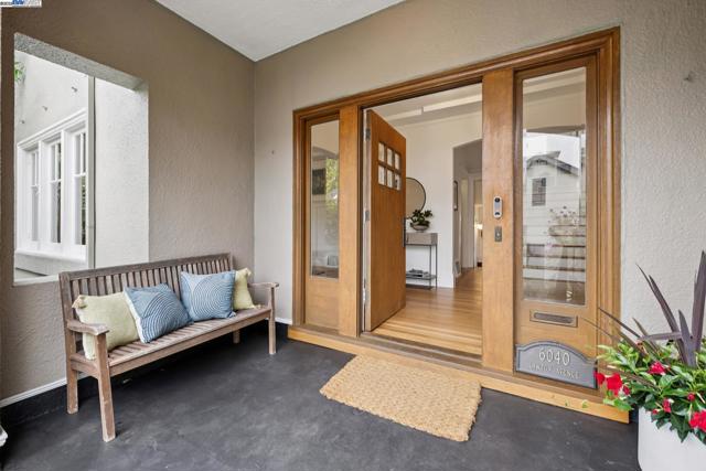 6040 LAWTON AVENUE, Oakland CA: https://media.crmls.org/mediaz/e60baf2a-8710-4303-8565-99c84b0235f3.jpg