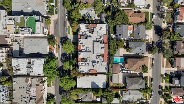 1650 Veteran Avenue, Los Angeles CA: https://media.crmls.org/mediaz/e60c0877-9005-466e-b2f2-95b8ac87fd5a.jpg