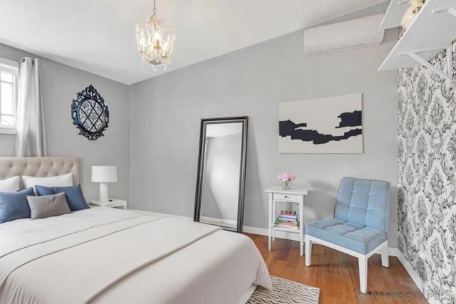 3031 Larkin Pl, San Diego CA: https://media.crmls.org/mediaz/e60c25c0-961b-4202-9f13-c6489fae78e5.jpg