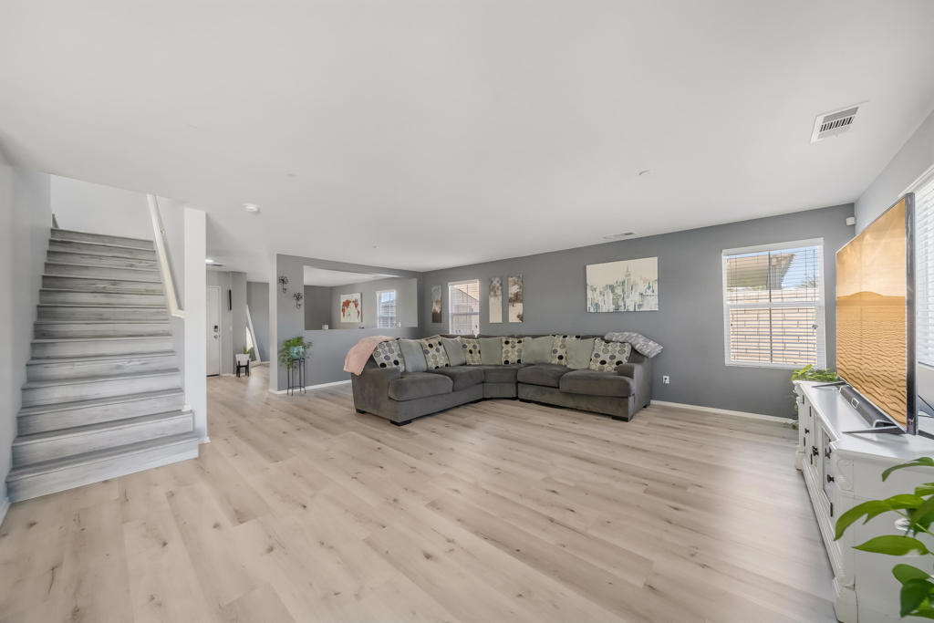 MLS #219136249DA image #2