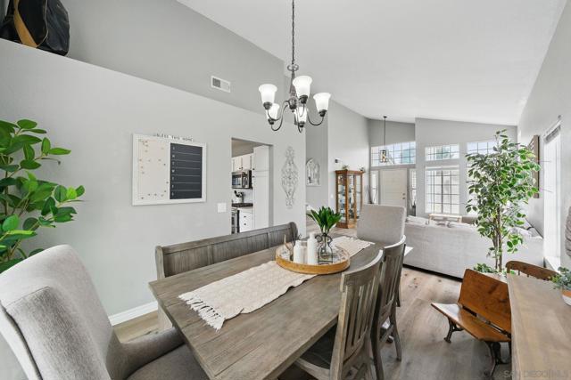 1595 Bay Meadows Dr, Alpine CA: https://media.crmls.org/mediaz/e60cbef4-c719-4de1-8d50-023dbac35b8a.jpg