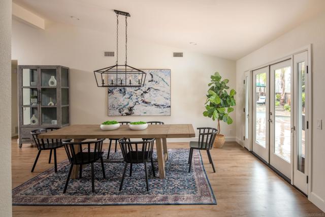 11766 Clearwood Ct, San Diego CA: https://media.crmls.org/mediaz/e60ced23-2658-4f62-9d16-e7a84dd2201b.jpg