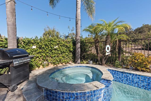 11927 Dapple Way, San Diego CA: https://media.crmls.org/mediaz/e60d4fd2-fc28-4fcb-8d6e-9ae7c2aab7e7.jpg