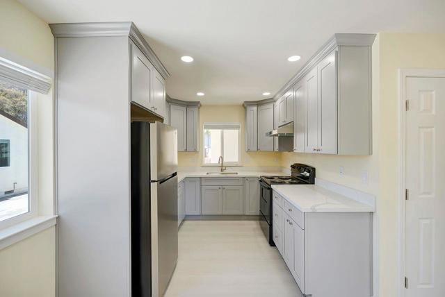 264 N 34th Street, San Jose CA: https://media.crmls.org/mediaz/e60d9e9d-228f-428b-b84f-b55bd7895909.jpg