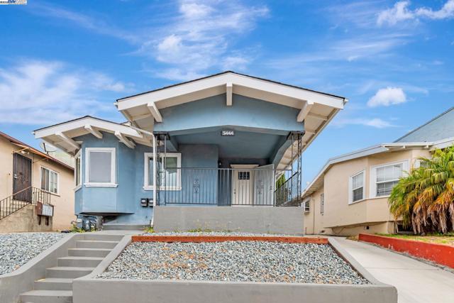 5444 Bancroft, Oakland CA: https://media.crmls.org/mediaz/e60e256d-8885-4165-a06c-e75d6a7eaa13.jpg