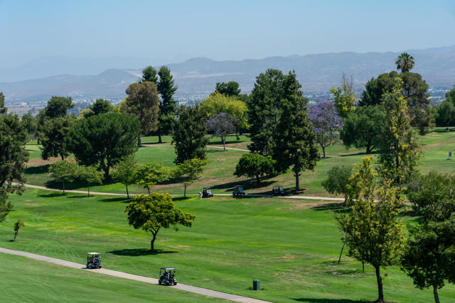 2196 Via Mariposa E, Laguna Woods CA: https://media.crmls.org/mediaz/e60f38fd-5ccc-4d99-904a-2ce472c8aedf.jpg