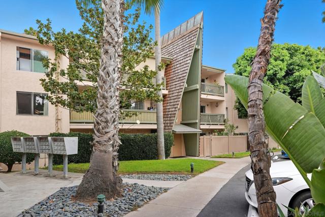 4444 W Point Loma Blvd, San Diego CA: https://media.crmls.org/mediaz/e60f7728-ec23-4034-882b-7b9a5ed29e14.jpg