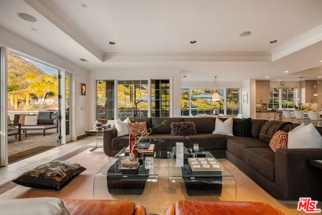 25029 Abercrombie Lane, Calabasas CA: https://media.crmls.org/mediaz/e610062c-a192-4fcb-a245-d6c926bdd34d.jpg