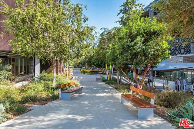 13044 Pacific, Playa Vista CA: https://media.crmls.org/mediaz/e6100ad1-b830-4c72-9b83-4f6200f6040f.jpg