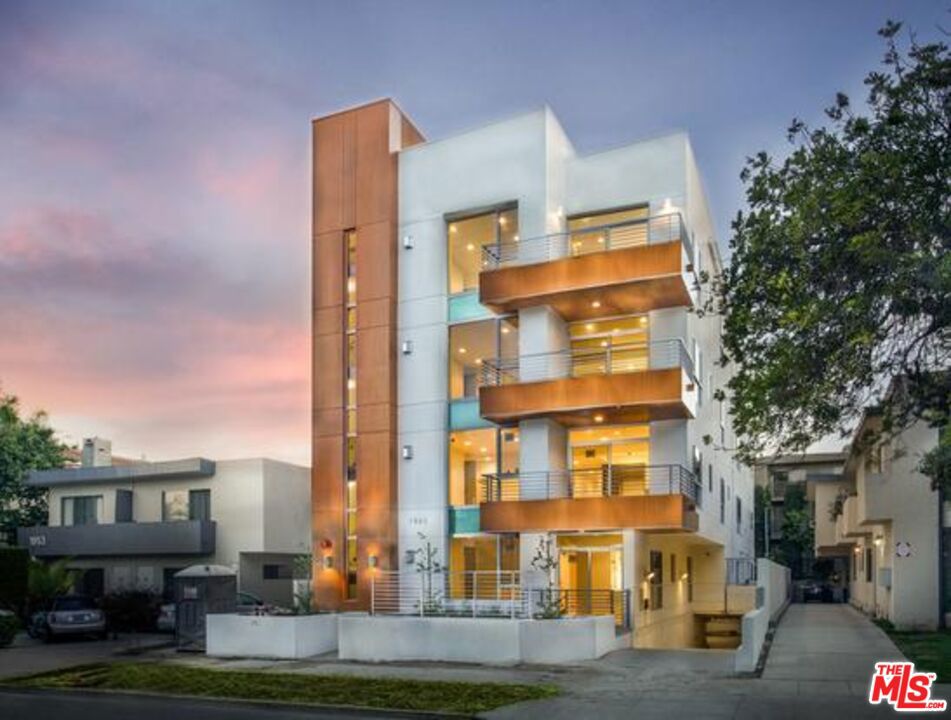 1945 Overland Avenue #202