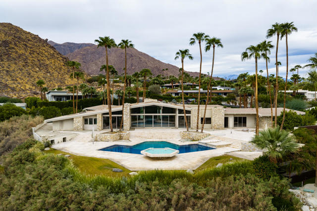 925 W Coronado Avenue, Palm Springs, CA 92262