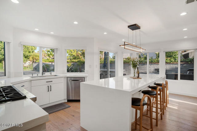 29504 Woodbrook Drive, Agoura Hills CA: https://media.crmls.org/mediaz/e6113231-b3c5-45f3-8166-15615c5a5a7c.jpg