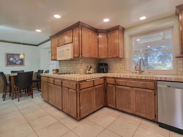 Image 9 of 30 For 10252 Oak Grove Dr