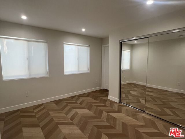 1282 1/2 S Highland Avenue, Los Angeles CA: https://media.crmls.org/mediaz/e6125adc-922e-4b87-a96f-701b5198c06c.jpg