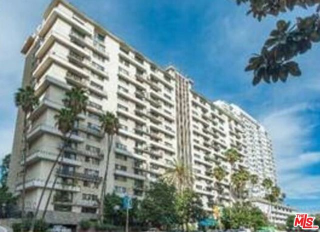 10535 Wilshire Boulevard, Los Angeles CA: https://media.crmls.org/mediaz/e612fba7-1ebd-4258-bbf7-217ab5363cdb.jpg