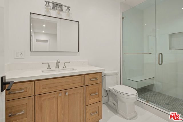 306 S Anita Avenue, Los Angeles CA: https://media.crmls.org/mediaz/e6134a2a-cece-4129-a069-44ae07717af1.jpg