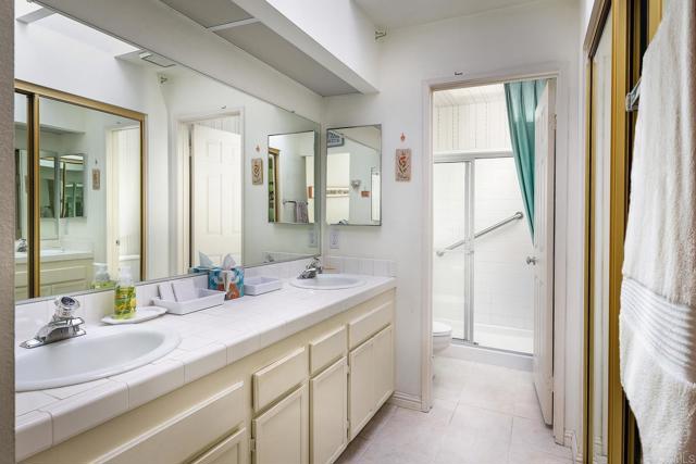 Detail Gallery Image 10 of 27 For 1749 Sawgrass, Escondido,  CA 92026 - 4 Beds | 2 Baths