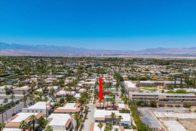 1870 N Mira Loma Way, Palm Springs CA: https://media.crmls.org/mediaz/e613e10f-4c0e-4b0f-b1a2-7083d34c1d6f.jpg