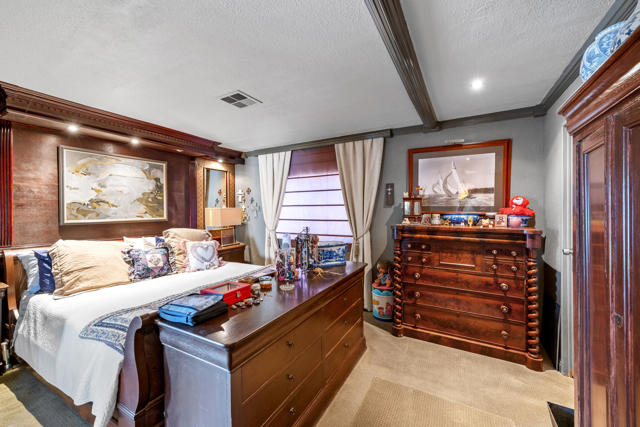 18 Calle De Las Nubes, Palm Springs CA: https://media.crmls.org/mediaz/e6140426-56ce-4a79-bafa-5e1842d5b9fa.jpg