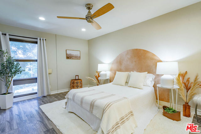 7777 W 91St Street, Playa del Rey CA: https://media.crmls.org/mediaz/e6142ea6-be3a-49a5-8023-8cab89ba6611.jpg