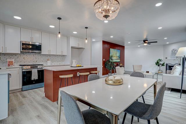 1320 Vinca Way, San Diego CA: https://media.crmls.org/mediaz/e6143635-cbe8-48bf-b844-43f39a89ce92.jpg