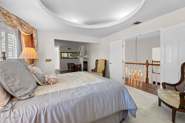 17627 Vincennes Street, Northridge CA: https://media.crmls.org/mediaz/e6149a9b-375d-430e-8e34-ead6f5bd0072.jpg