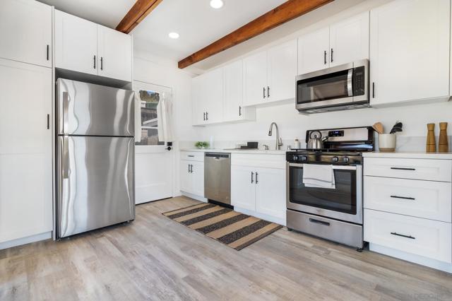 3854 56 Via Del Mar, San Diego CA: https://media.crmls.org/mediaz/e614c6c3-a3f9-4dd8-b83f-dad90b798fbf.jpg