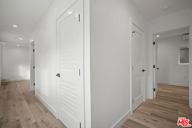 2808 S Cloverdale Avenue, Los Angeles CA: https://media.crmls.org/mediaz/e614f484-c663-4abe-9847-92075b4a62b5.jpg