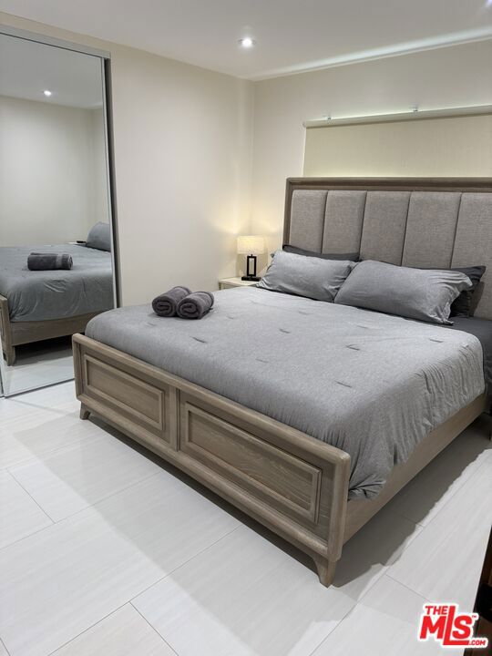 7627 Encino Avenue, Northridge CA: https://media.crmls.org/mediaz/e615d64d-c287-43f5-81dd-9567cf5f474b.jpg