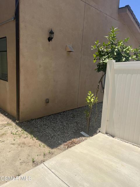 7608 W Ani Way, North Hollywood CA: https://media.crmls.org/mediaz/e616e798-5d7b-499d-8886-6a69ba38177b.jpg