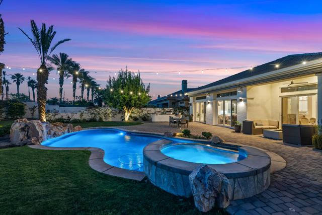80030 Via Valerosa, La Quinta CA: https://media.crmls.org/mediaz/e616f08f-4d28-4311-9a0c-32dffd431df4.jpg