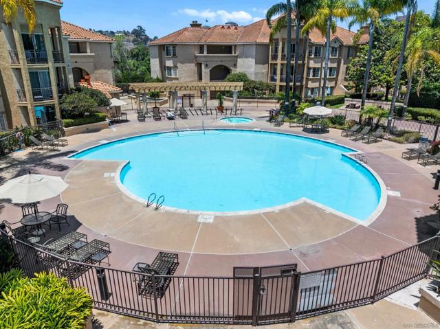 510 Camino De La Reina, San Diego CA: https://media.crmls.org/mediaz/e617382d-e7e4-4309-830c-988c52631444.jpg