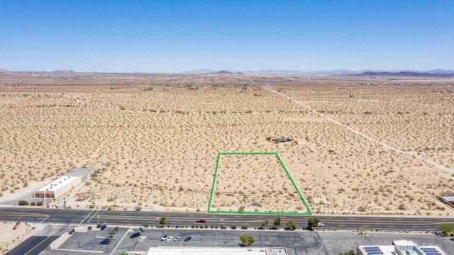 127 Twentynine Palms Highway, Joshua Tree CA: https://media.crmls.org/mediaz/e6174d73-c77f-43ca-815b-ee7c7700aad9.jpg