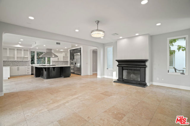 5309 Louise Avenue, Encino CA: https://media.crmls.org/mediaz/e617e12b-01e1-41e8-b53a-a3224d6a77cf.jpg