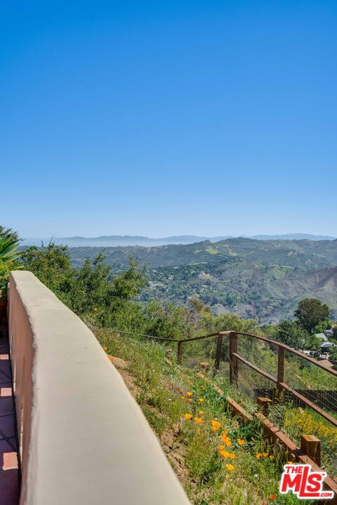 2303 Tuna Canyon Road, Topanga CA: https://media.crmls.org/mediaz/e617e52e-e189-4f43-9900-6cc126429740.jpg
