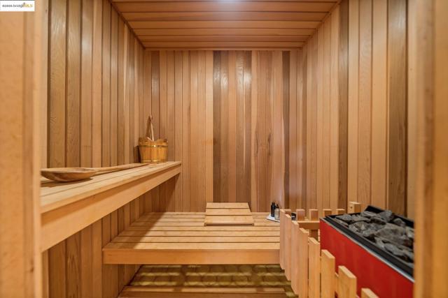 3501 35Th Ave, Oakland CA: https://media.crmls.org/mediaz/e617fe64-5701-42c7-9587-7ee3d7350435.jpg