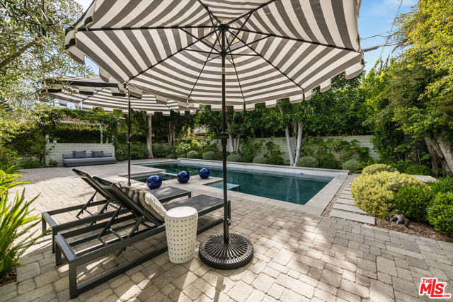 13109 Valley Vista Boulevard, Studio City CA: https://media.crmls.org/mediaz/e6184feb-0357-48c6-b972-50cec21c33df.jpg