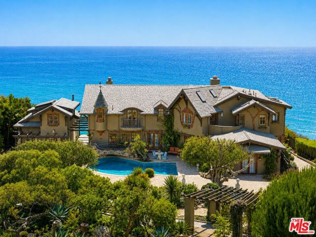 7007 Birdview Avenue, Malibu CA: https://media.crmls.org/mediaz/e618a9f7-72d0-4ad2-b014-d4f8fd4b49d4.jpg