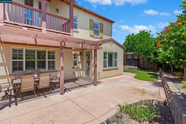 5214 Kenilworth Way, San Ramon CA: https://media.crmls.org/mediaz/e618c26f-fa42-4b57-af0b-672a0efb0d8c.jpg